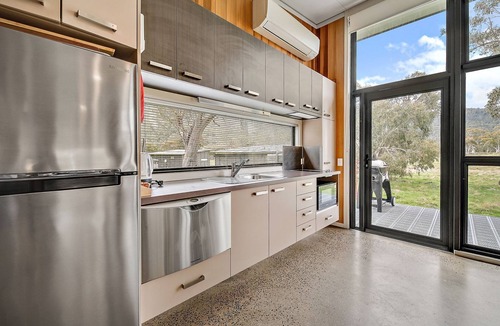 Crackenback Ski Chalet | Ecocrackenback Luxe Chalet 8 - Accessible Accommodation