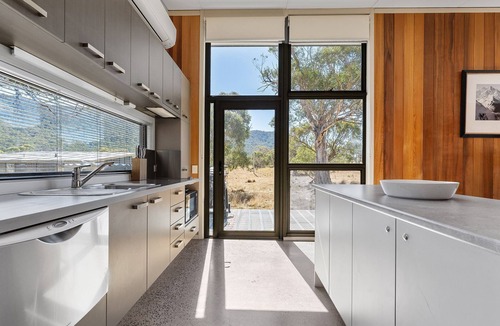 Crackenback Ski Chalet | Ecocrackenback Luxe Chalet 8 - Accessible Accommodation