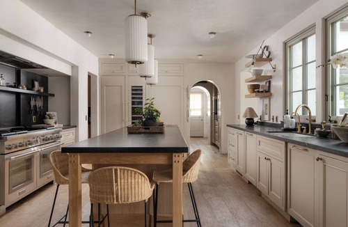 Hedgerow House | El Cedro - Beautiful Family Estate with pool & walking distance to the beach!