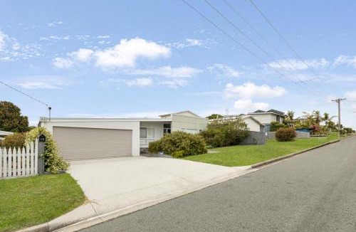 Lake Tyers Beach House | Eleebana