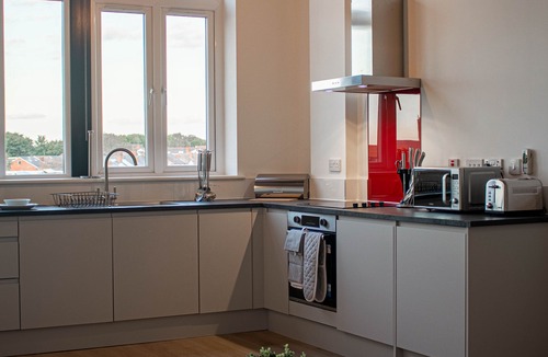 West Bromwich Apartment | Elegant 1 Bed Duplex APT- West Bromwich