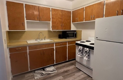 Toledo House | Elegant 1Bed/1Bath Pets OK, Close to ProMedica, UT
