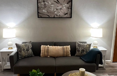 Toledo House | Elegant 1Bed/1Bath Pets OK, Close to ProMedica, UT