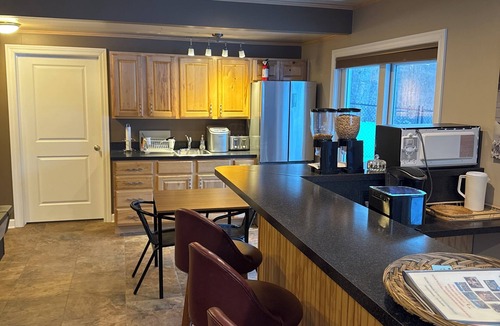 Traverse City Apartment | Elegant 2 bedroom apartment on 10 wooded acres outside Traverse City MI
