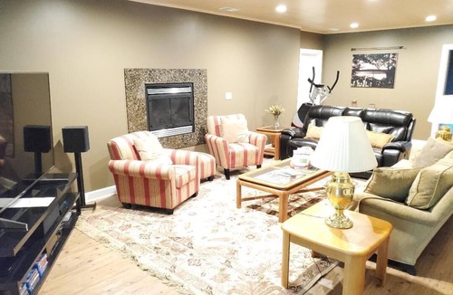 Traverse City Apartment | Elegant 2 King Bedroom Apt