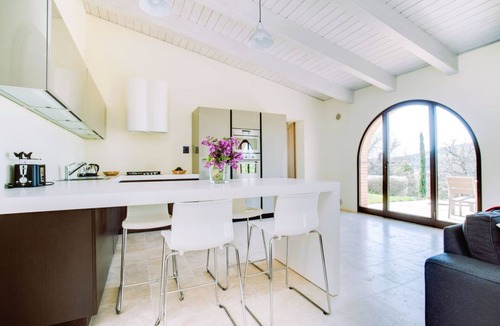 Trequanda Villa | Elegant ground floor villa of 93 m2 consisting of a large living room with sofas and fireplace, kitchen complete with dishwasher, microwave oven, electric oven, coffee machine, kettle, fridge and freezer.Indoor and outdoor dining area, a double bedroom w