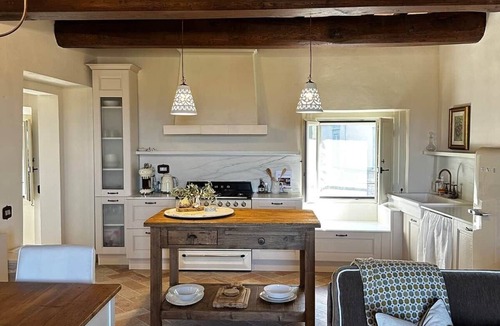Todi Apartment | Elegant Penthouse Apartment with Panoramic Views