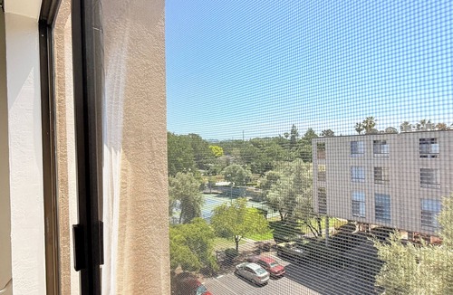 Walnut Creek Condo | Elevator, Private Parking Balcony, CalKingBed Entire rental unit in Wanut creek