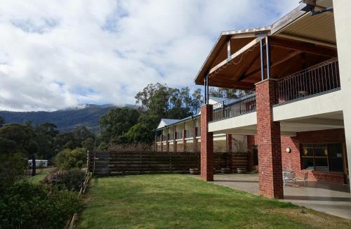 Marysville Hotel | Elkanah Lodge and Conference Centre
