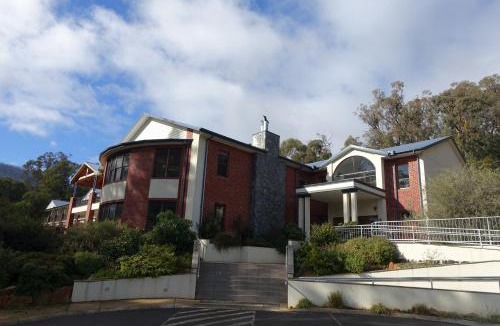 Marysville Hotel | Elkanah Lodge and Conference Centre