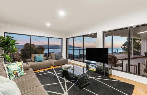 Mount Martha House | Ellerina Sea Vista Stunning views pool sauna and alfresco entertaining