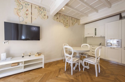 Oltrarno Apartment | Emma by MMega