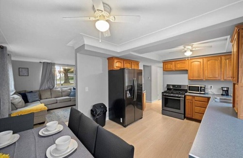 Toledo House | Entire 3-bedroom house in peaceful Toledo with air conditioning