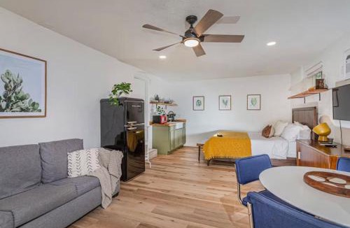 Three Rivers House | Entire Sequoia Cabin Compound l Walkable to the Park