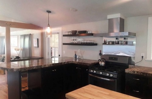 Redding House | Escape to this Redding 3-Bedroom home with Outdoor Pool and Spa