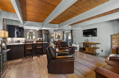 Graeagle Apartment | Escape to Tranquility in This Beautiful Forest-Edge Retreat