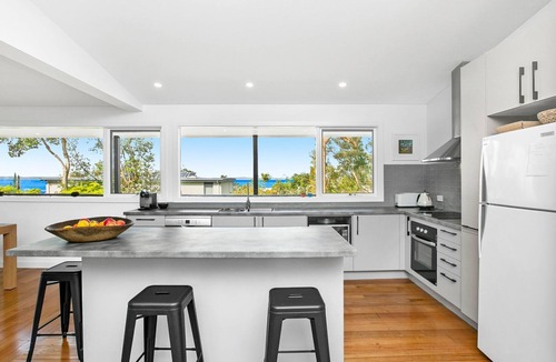 Somers Hotel | Evans Beach Retreat in Somers