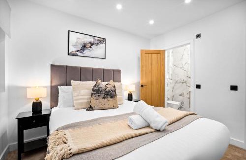 Cradley House | Exceptional 4 Bedroom House - Garden - Netflix - Parking 154R