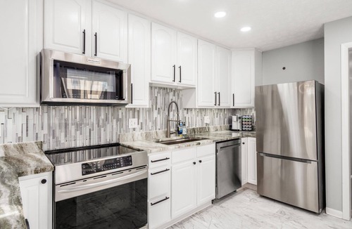 West Columbus House | Executive 6BR Home- Premium 30+ Day Corporate Housing, Alquiler Premium 30+ Días