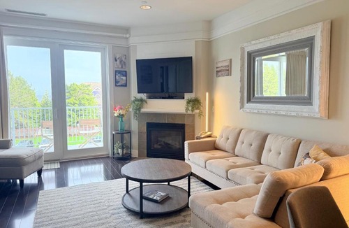 Bay Harbor Apartment | Experience luxury in Maritime Suite 209, Bay Harbor, with 2 beds and stunning amenities.