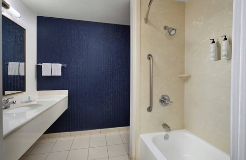 Indianapolis Hotel | Fairfield Inn and Suites by Marriott Indianapolis East
