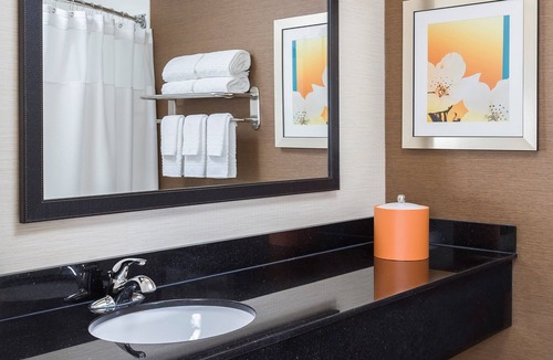 East Beltline Hotel | Fairfield Inn & Suites by Marriott® Grand Rapids Airport