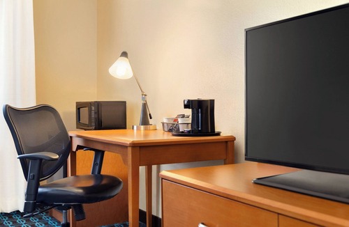 Maumee Hotel | Fairfield Inn & Suites Toledo Maumee