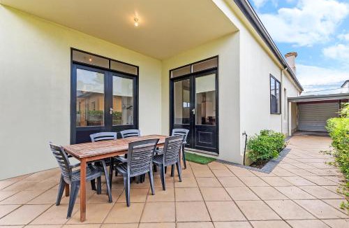 Warrnambool House | Fairholme Townhouse