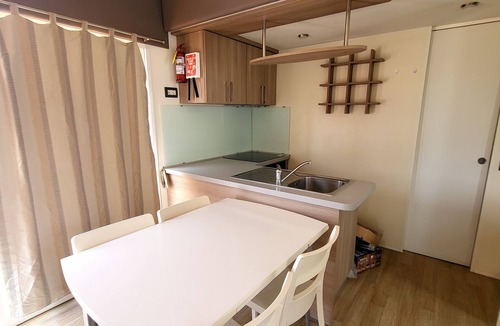 Arezzo House | Family Byngalow with heated Jacuzzi and garden view- Menta