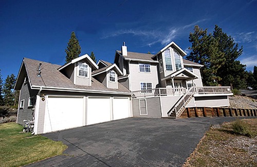 Montgomery Estates Cottage | Family-Friendly Cottage with Mountain Views near Heavenly Ski Resort in South Lake Tahoe, California