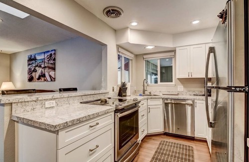 Montgomery Estates Cabin | Family Friendly Cabin Near Heavenly Ski Resort in South Lake Tahoe