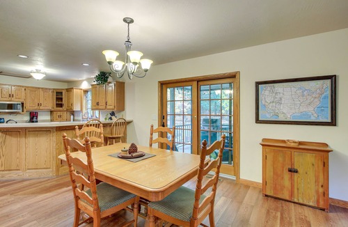 Sturgeon Bay House | Family-Friendly Home in Sturgeon Bay w/Backyard