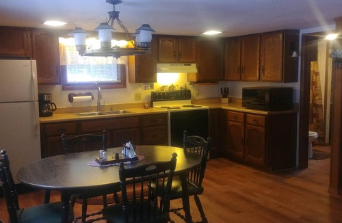 Pickerel Cottage | Family friendly lakefront cottage