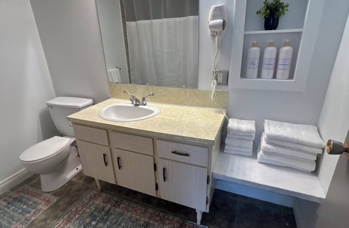 Canyon Meadows House | Family Friendly/South YYC