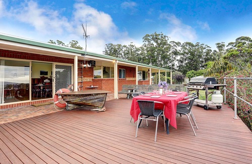 Mallacoota House | Farm Stay & Iconic Water Views - 32 Zachary Drive