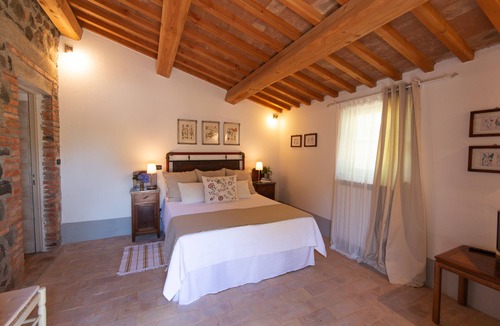 Acquapendente House | Farmhouse Countryside Village The Treasure