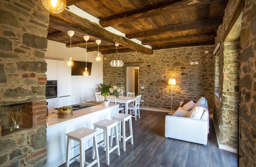 Pieve Fosciana Apartment | Farmhouse with Pool & Walk to Restaurant, Mountain Views