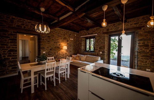 Pieve Fosciana Apartment | Farmhouse with Pool & Walk to Restaurant, Mountain Views