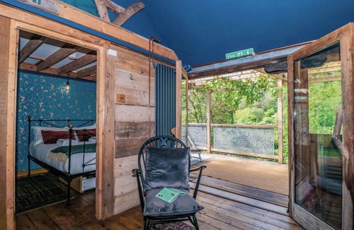 Chepstow Cottage | FERRYMAN'S LODGE, romantic, character holiday cottage in Brockweir