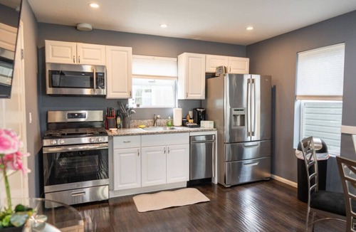 NoHo Arts District Villa | FIFA World Cup: NoHo MODERN 2BR TOWNHOME w/PRIVATE FENCED PATIO & PARKING p20