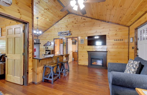 Campton Cottage | Fireside Evenings: Red River Gorge Gem w/Hot Tub