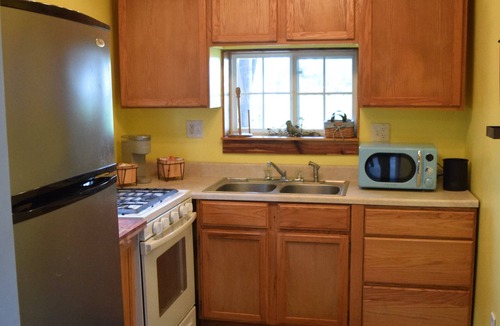 Williston Cottage | Fisherman, Birders and Family retreat! Sleeps 4 , pets welcome