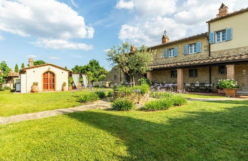 Pratantico Apartment | Flat in hamlet near Arezzo