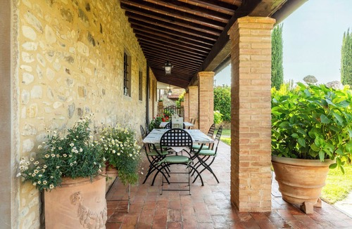 Pratantico Apartment | Flat in hamlet near Arezzo