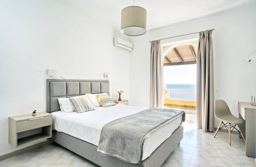 Agios Georgios Pagon Apartment | Flora Beach Appartement 1 - Panorama Meerblick nur 50m vom schönen Sandstrand entfernt