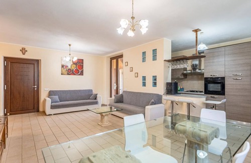 Montone Villa | Fortebracci - Six Bedroom Villa, Sleeps 12