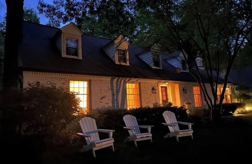 Indianapolis Apartment | Fox Knoll 2- Studio-Sleeps 2-Grand Park, Concerts, Butler! Park-Like Setting!