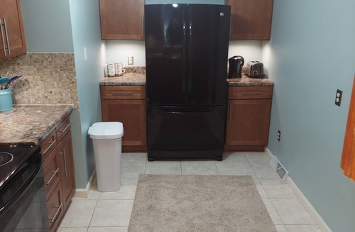 Reynolds Corners Condo | Fresh and Roomy Condo Great Location