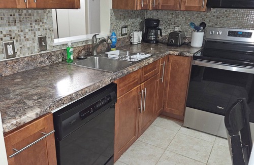 Reynolds Corners Condo | Fresh and Roomy Condo Great Location