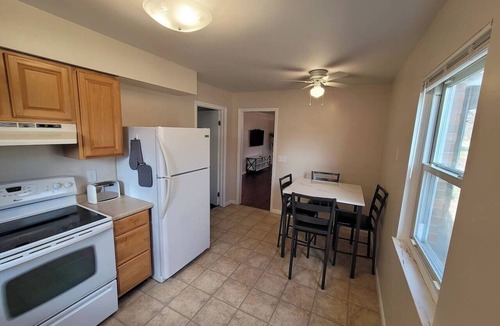Rossford Apartment | Fresh Remodeled Very Nice Upstairs Bugalo